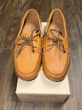 Origins Women Tan Leather Boat Shoes